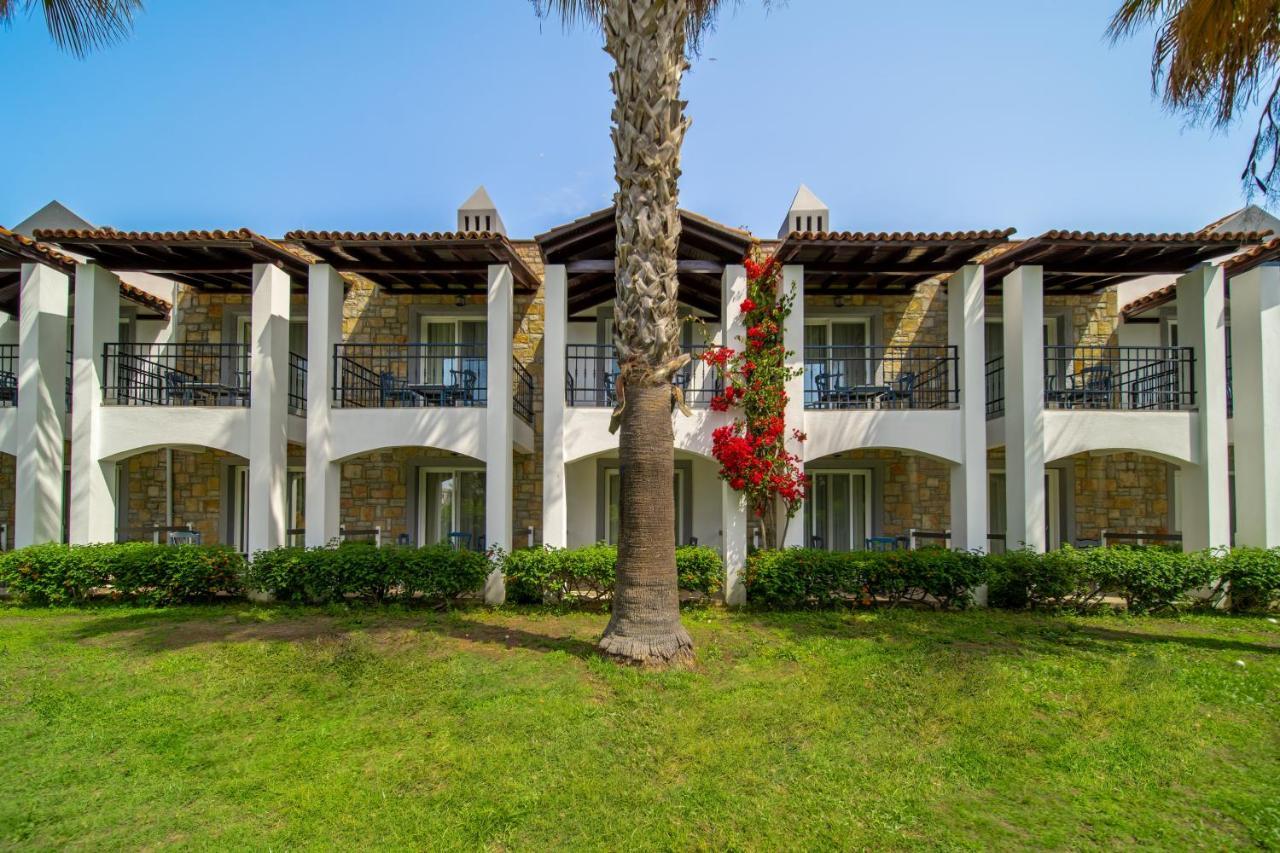 Tiana Beach Resort Turgutreis Exterior foto